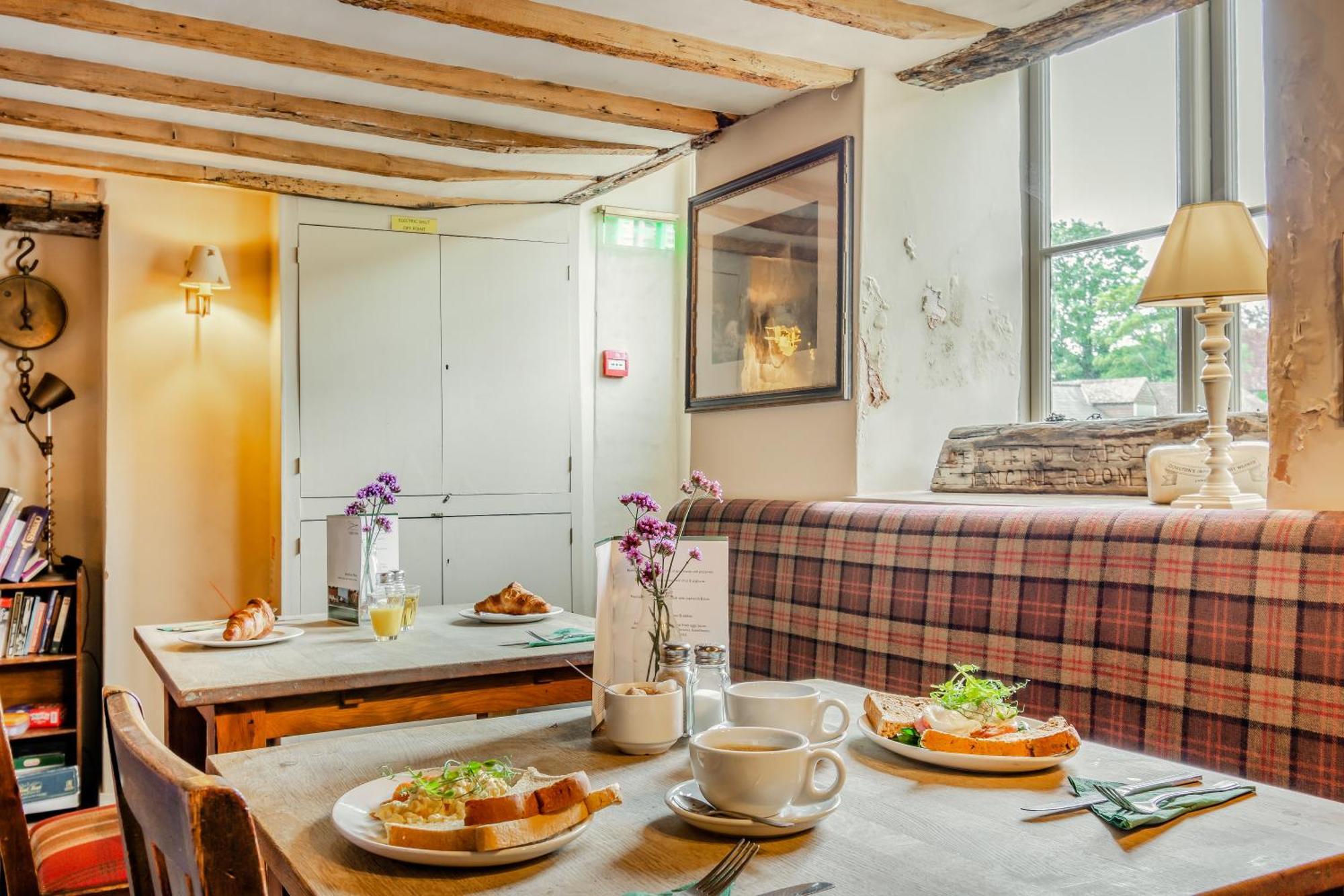 Tiger Inn - Grace Eastdean エクステリア 写真